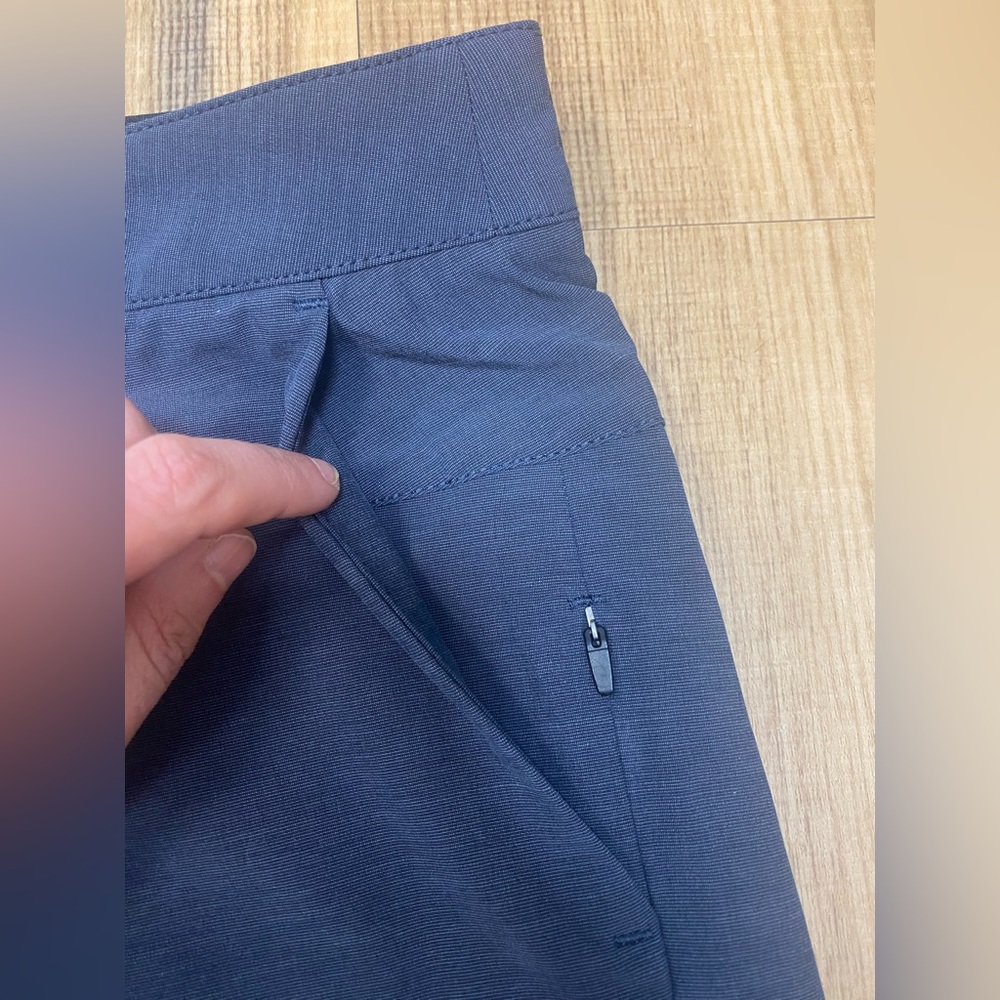 Vuori Aim Shorts Men Size 34 Blue Stretch Lightweight Athletic Activewear V368 - Picture 2 of 6